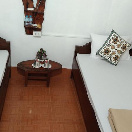 Amphai Guest House Nong Khiaw Exterior photo